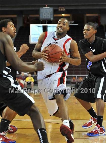 Thumbnail 1 in Centennial vs. Serra (CIF D3 SoCal Final) photogallery.