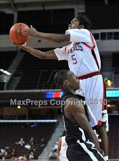 Thumbnail 3 in Centennial vs. Serra (CIF D3 SoCal Final) photogallery.
