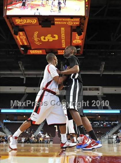 Thumbnail 2 in Centennial vs. Serra (CIF D3 SoCal Final) photogallery.
