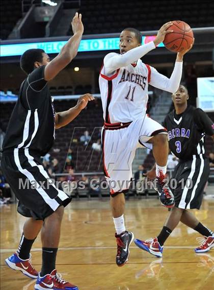 Thumbnail 3 in Centennial vs. Serra (CIF D3 SoCal Final) photogallery.