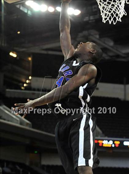 Thumbnail 1 in Centennial vs. Serra (CIF D3 SoCal Final) photogallery.