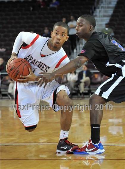 Thumbnail 2 in Centennial vs. Serra (CIF D3 SoCal Final) photogallery.