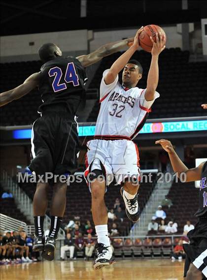 Thumbnail 2 in Centennial vs. Serra (CIF D3 SoCal Final) photogallery.
