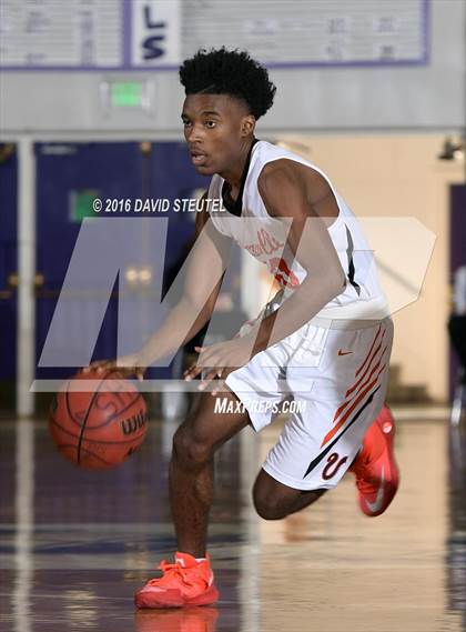 Thumbnail 3 in Weston Ranch vs. Vacaville (St. Hope Elite Classic) photogallery.