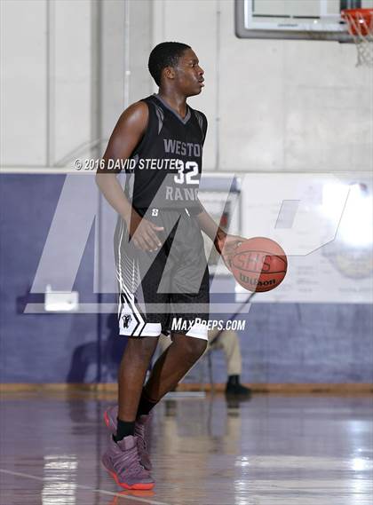 Thumbnail 1 in Weston Ranch vs. Vacaville (St. Hope Elite Classic) photogallery.