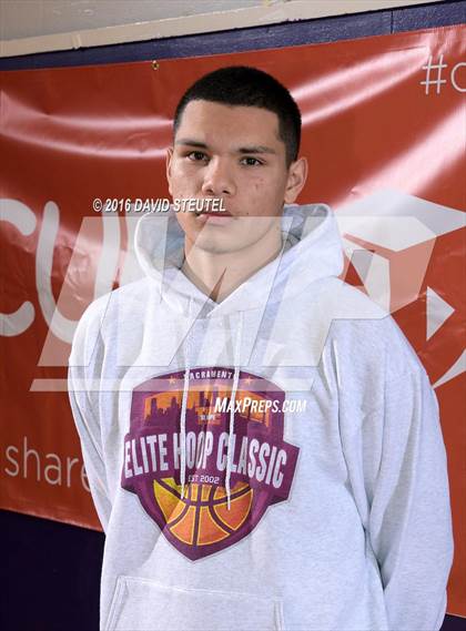 Thumbnail 2 in Weston Ranch vs. Vacaville (St. Hope Elite Classic) photogallery.