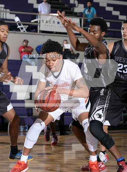 Thumbnail 1 in Weston Ranch vs. Vacaville (St. Hope Elite Classic) photogallery.
