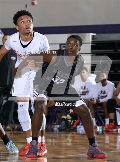 Thumbnail 3 in Weston Ranch vs. Vacaville (St. Hope Elite Classic) photogallery.