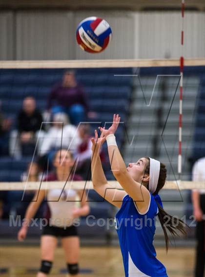 Thumbnail 3 in Bristol Eastern vs. East Lyme (CIAC Class L Final) photogallery.