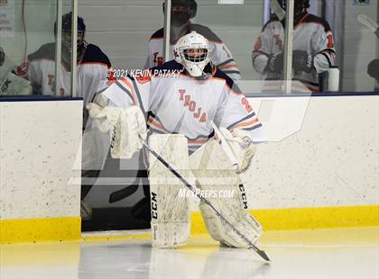 Thumbnail 3 in North Haven @ Lyman Hall photogallery.