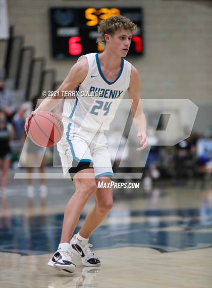 Thumbnail 1 in Mountain View vs. Farmington (UHSAA 5A Quarterfinal) photogallery.