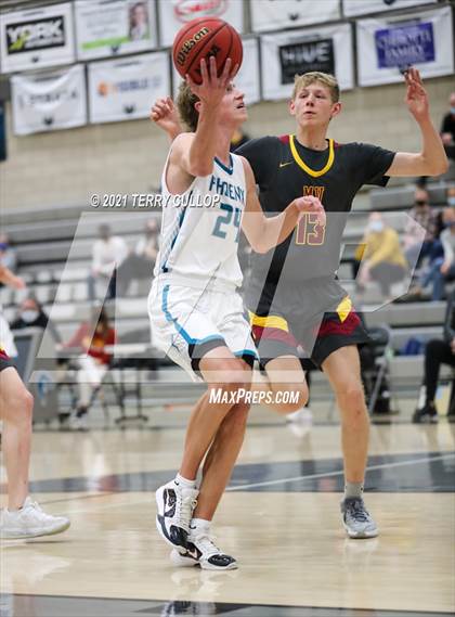 Thumbnail 2 in Mountain View vs. Farmington (UHSAA 5A Quarterfinal) photogallery.