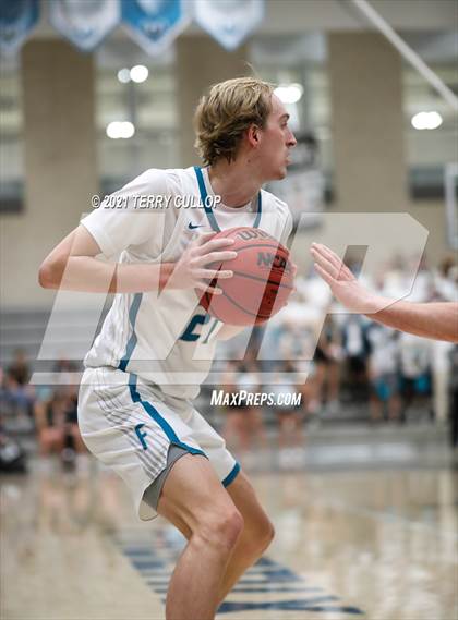 Thumbnail 1 in Mountain View vs. Farmington (UHSAA 5A Quarterfinal) photogallery.