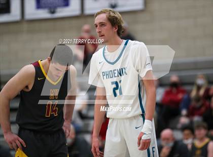 Thumbnail 2 in Mountain View vs. Farmington (UHSAA 5A Quarterfinal) photogallery.