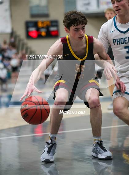 Thumbnail 1 in Mountain View vs. Farmington (UHSAA 5A Quarterfinal) photogallery.