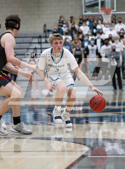 Thumbnail 3 in Mountain View vs. Farmington (UHSAA 5A Quarterfinal) photogallery.