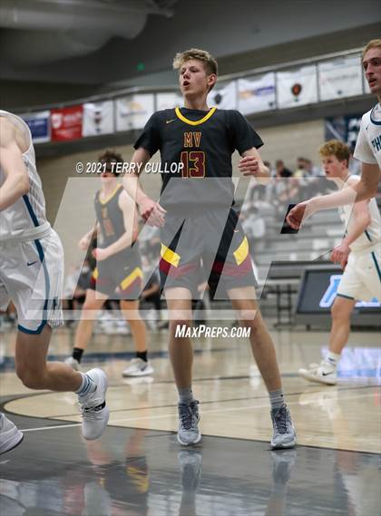 Thumbnail 1 in Mountain View vs. Farmington (UHSAA 5A Quarterfinal) photogallery.