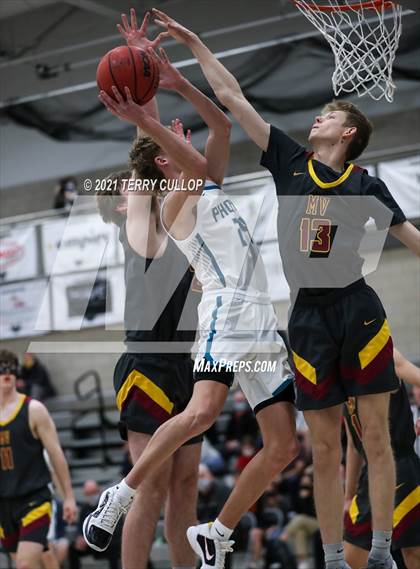 Thumbnail 3 in Mountain View vs. Farmington (UHSAA 5A Quarterfinal) photogallery.