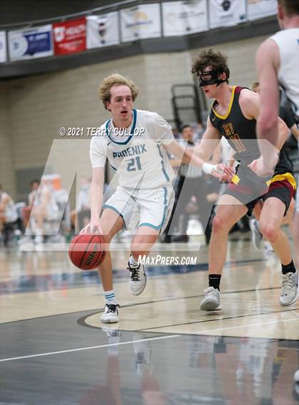 Thumbnail 1 in Mountain View vs. Farmington (UHSAA 5A Quarterfinal) photogallery.