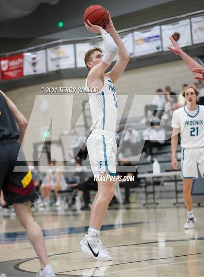 Thumbnail 2 in Mountain View vs. Farmington (UHSAA 5A Quarterfinal) photogallery.