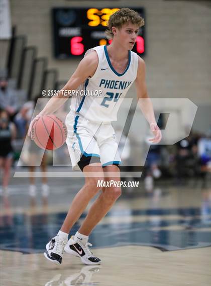 Thumbnail 3 in Mountain View vs. Farmington (UHSAA 5A Quarterfinal) photogallery.