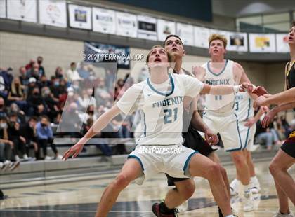 Thumbnail 3 in Mountain View vs. Farmington (UHSAA 5A Quarterfinal) photogallery.