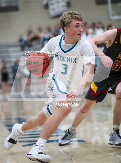 Thumbnail 1 in Mountain View vs. Farmington (UHSAA 5A Quarterfinal) photogallery.