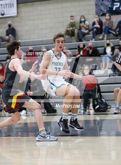 Thumbnail 2 in Mountain View vs. Farmington (UHSAA 5A Quarterfinal) photogallery.