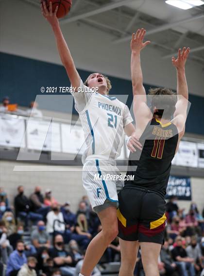 Thumbnail 3 in Mountain View vs. Farmington (UHSAA 5A Quarterfinal) photogallery.