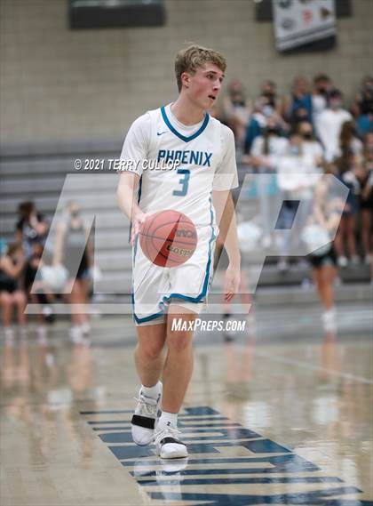 Thumbnail 2 in Mountain View vs. Farmington (UHSAA 5A Quarterfinal) photogallery.