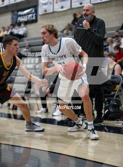 Thumbnail 3 in Mountain View vs. Farmington (UHSAA 5A Quarterfinal) photogallery.