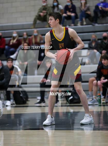 Thumbnail 2 in Mountain View vs. Farmington (UHSAA 5A Quarterfinal) photogallery.
