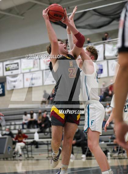 Thumbnail 3 in Mountain View vs. Farmington (UHSAA 5A Quarterfinal) photogallery.