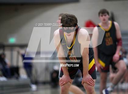 Thumbnail 1 in Mountain View vs. Farmington (UHSAA 5A Quarterfinal) photogallery.