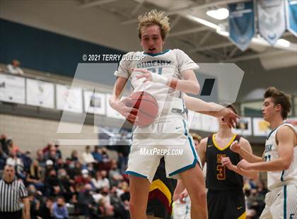 Thumbnail 3 in Mountain View vs. Farmington (UHSAA 5A Quarterfinal) photogallery.