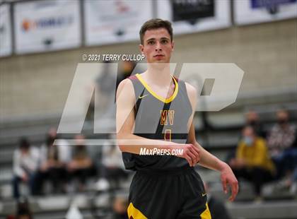Thumbnail 3 in Mountain View vs. Farmington (UHSAA 5A Quarterfinal) photogallery.