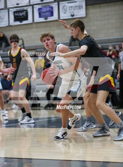 Thumbnail 2 in Mountain View vs. Farmington (UHSAA 5A Quarterfinal) photogallery.
