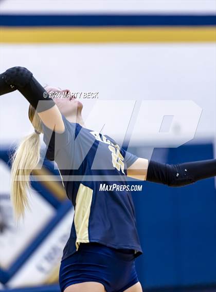 Thumbnail 2 in Rolla @ Helias photogallery.