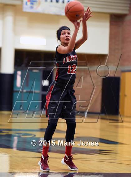Thumbnail 3 in Gilbert vs. Liberty (Nike Tournament of Champions) photogallery.
