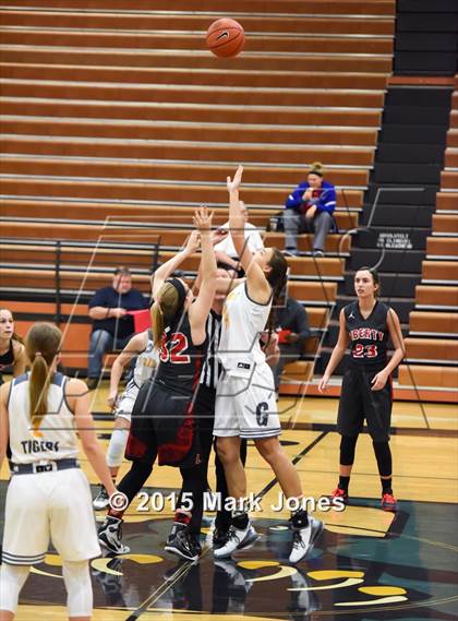 Thumbnail 1 in Gilbert vs. Liberty (Nike Tournament of Champions) photogallery.