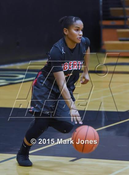 Thumbnail 1 in Gilbert vs. Liberty (Nike Tournament of Champions) photogallery.