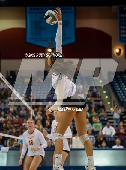 Thumbnail 2 in Cathedral Catholic vs. Torrey Pines (CIF SDS Open Finals) photogallery.