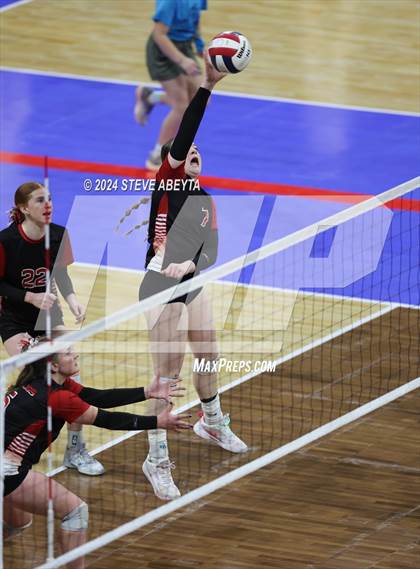 Thumbnail 3 in Otis vs. Briggsdale (CHSAA 1A First Round Elimination Bracket) photogallery.