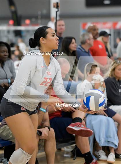 Thumbnail 2 in Mater Dei vs. Owyhee (Nike Tournament of Champions – Southwest) photogallery.