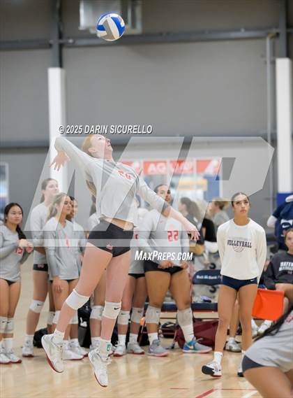 Thumbnail 3 in Mater Dei vs. Owyhee (Nike Tournament of Champions – Southwest) photogallery.