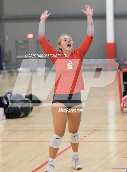 Thumbnail 3 in Mater Dei vs. Owyhee (Nike Tournament of Champions – Southwest) photogallery.