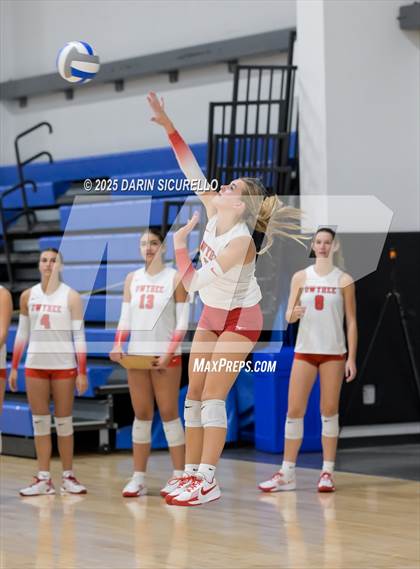 Thumbnail 3 in Mater Dei vs. Owyhee (Nike Tournament of Champions – Southwest) photogallery.