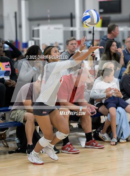 Thumbnail 2 in Mater Dei vs. Owyhee (Nike Tournament of Champions – Southwest) photogallery.
