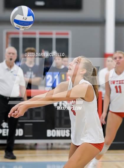 Thumbnail 3 in Mater Dei vs. Owyhee (Nike Tournament of Champions – Southwest) photogallery.