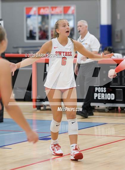 Thumbnail 2 in Mater Dei vs. Owyhee (Nike Tournament of Champions – Southwest) photogallery.